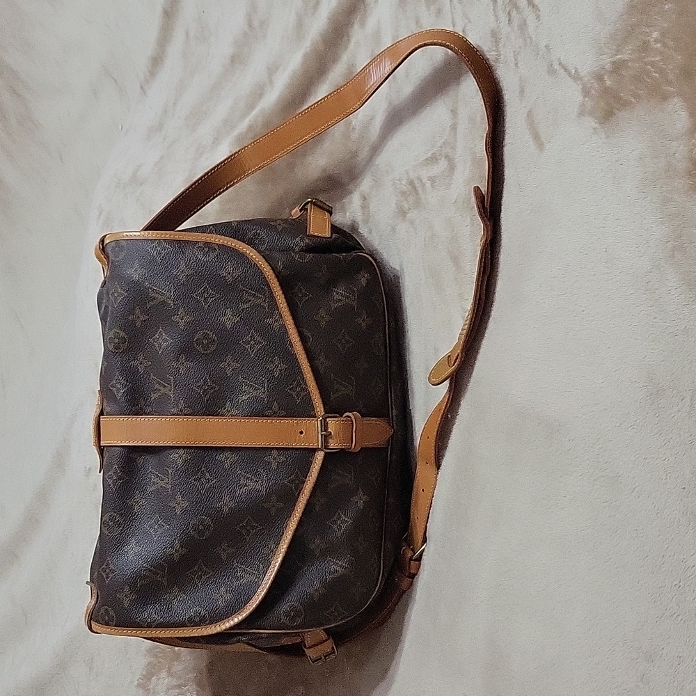 LOUIS VUITTON Monogram Saumur 35 Shoulder Bag